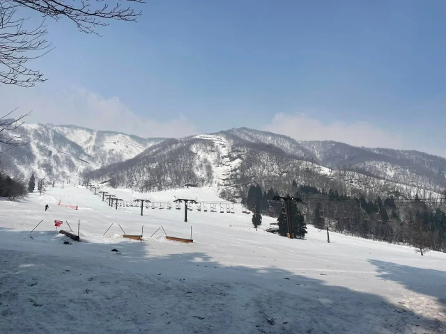 Fun day in Jiigatake. 
Weather: https://hakubatravel.com/hakuba-ski-resort/hakuba-snow-report/
Webcams: https://hakubatravel.com/hakuba-webcam/
Accommodation: https://hakubatravel.com/book-hakuba-accommodation/
Transfers: https://hakubatravel.com/hakuba-access-guide/hakuba-shuttle-bus-booking/
#Hakuba #Hakubaski #Hakubaweather #Hakubawebcam #Hakubasnowreport #HakubaSkiResort #HakubaSnow #白馬 #白馬スキー場